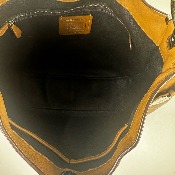 Coach Nomad Hobo Brown Glovetanned Leather Bag - Picture 9 of 11